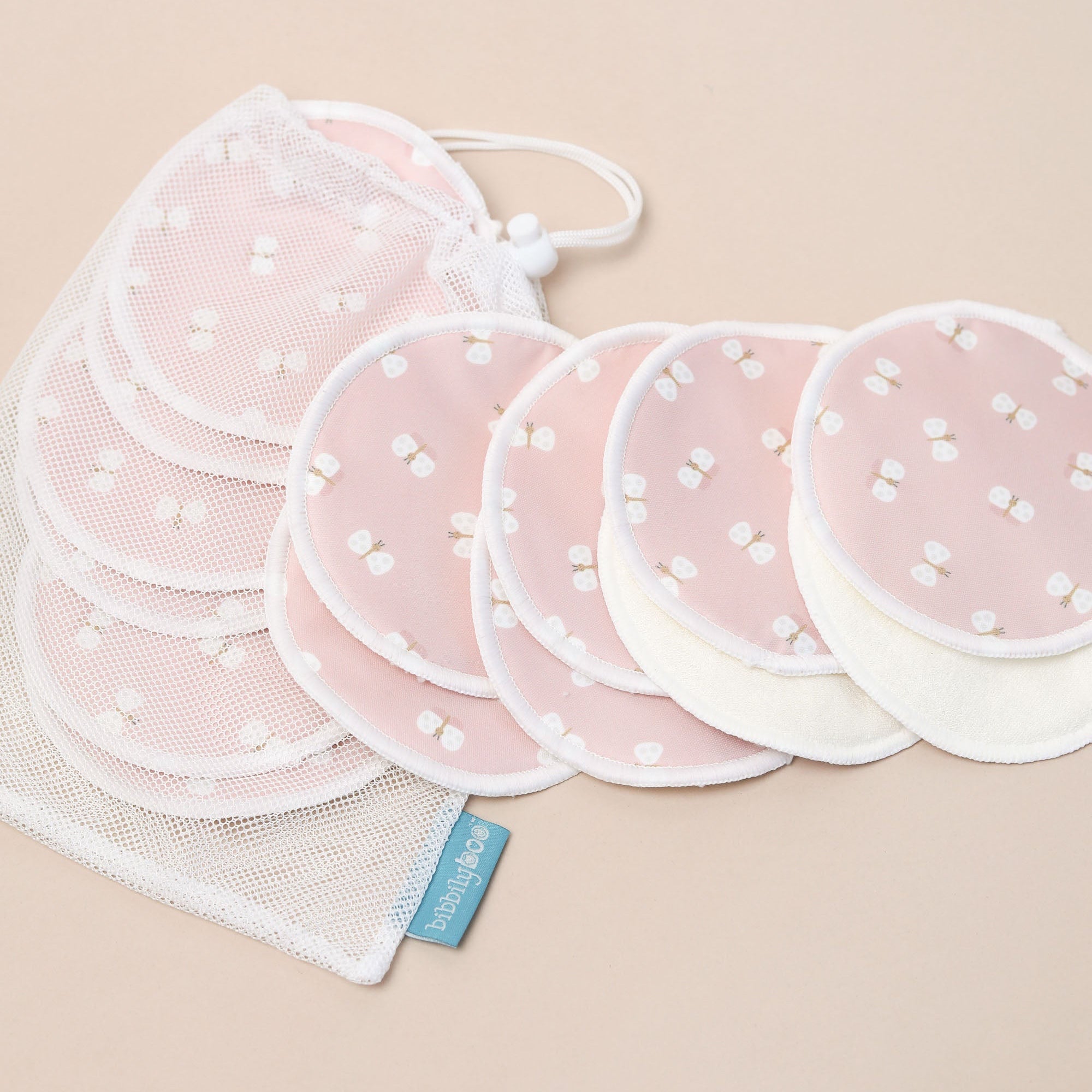 Reusable Breast Pads: A Comfortable, Eco-Friendly Choice for Breastfeeding Mums