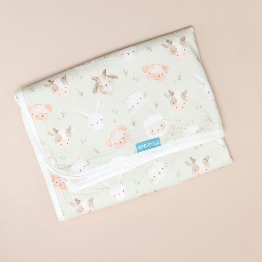 Muslin Changing Mat – Farm Yard Faces