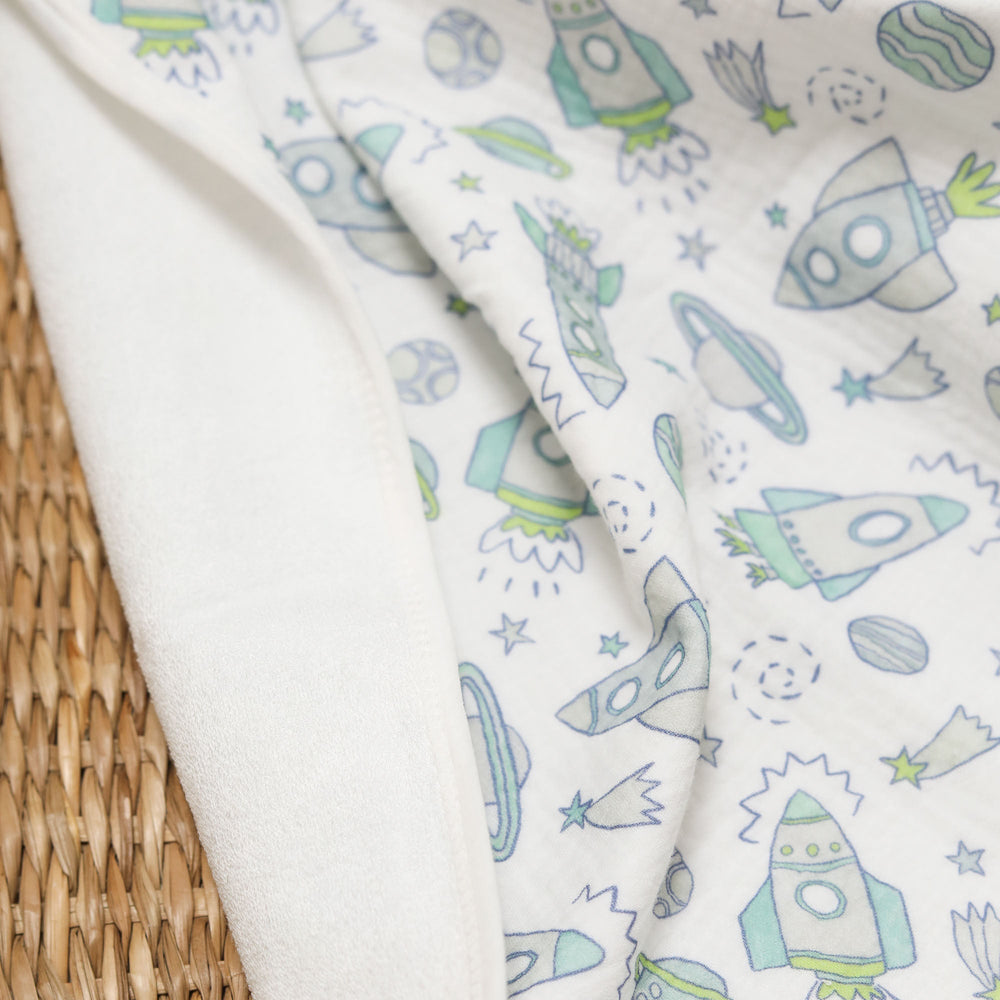 Muslin Changing Mat – Neon Rockets